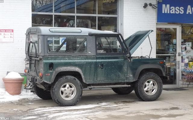 Land Rover Defender 110 2023